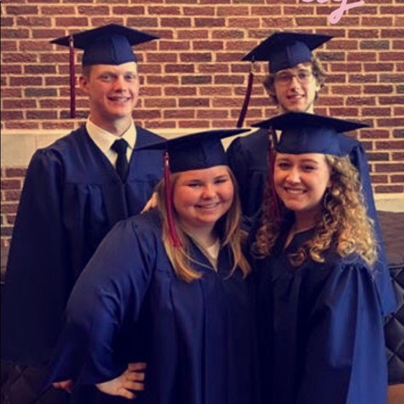 Meet your Posher, Lindsey - Picture 3 of 3